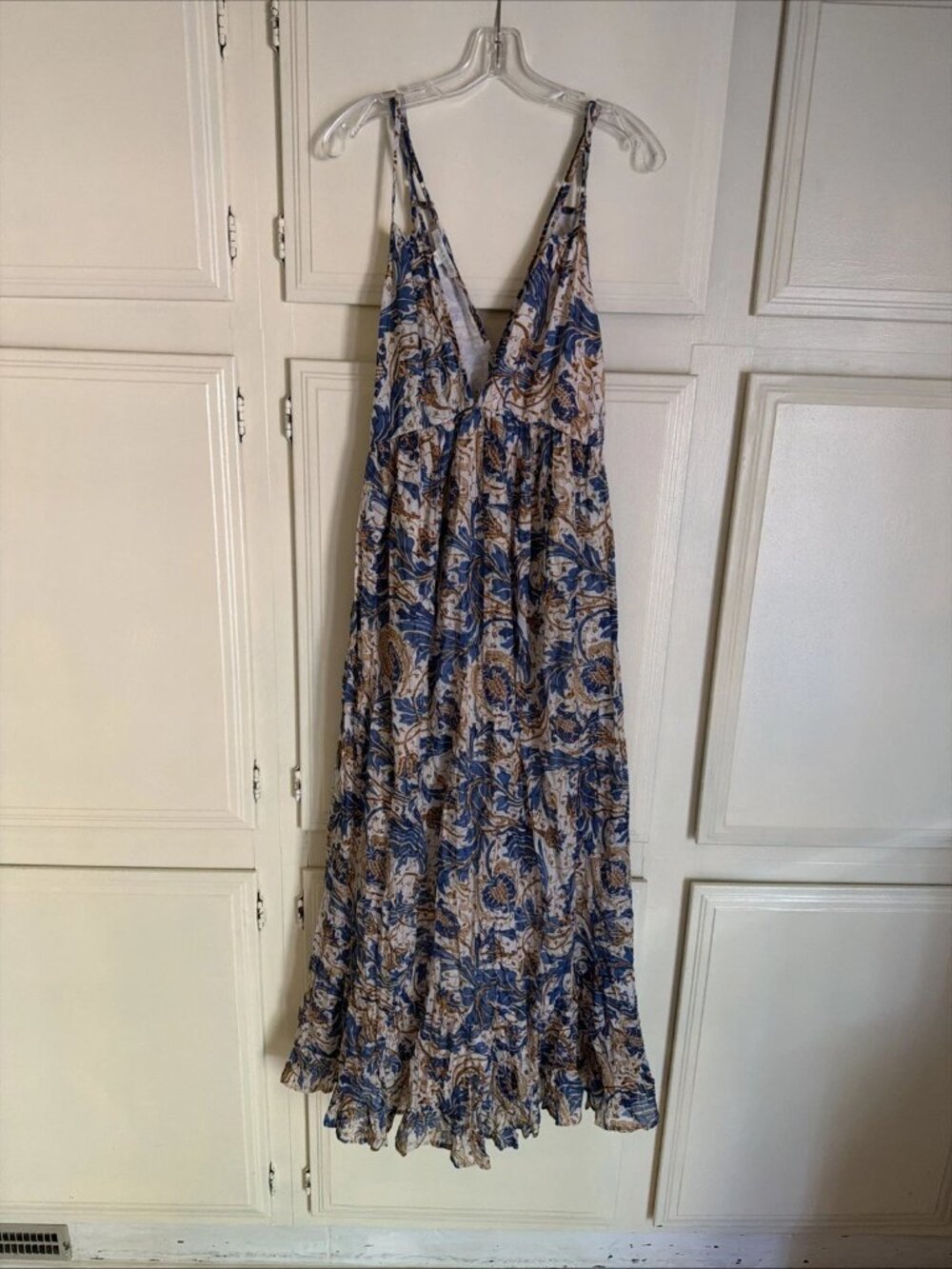 CHELSEA & VIOLET Blue/Gold Floral Plunging VNeck Ruffled Hem Maxi Dress M/L